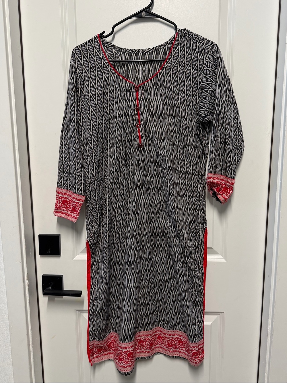 Black White Red Pakistani 2-Piece Printed Kurta & Dupatta